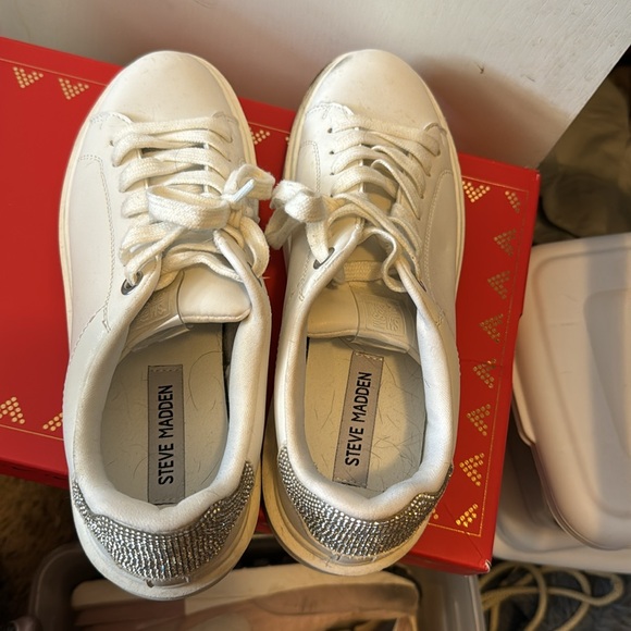 Steve Madden white leather coated shoes with rhinestone heel. Size 9 - Picture 5 of 5